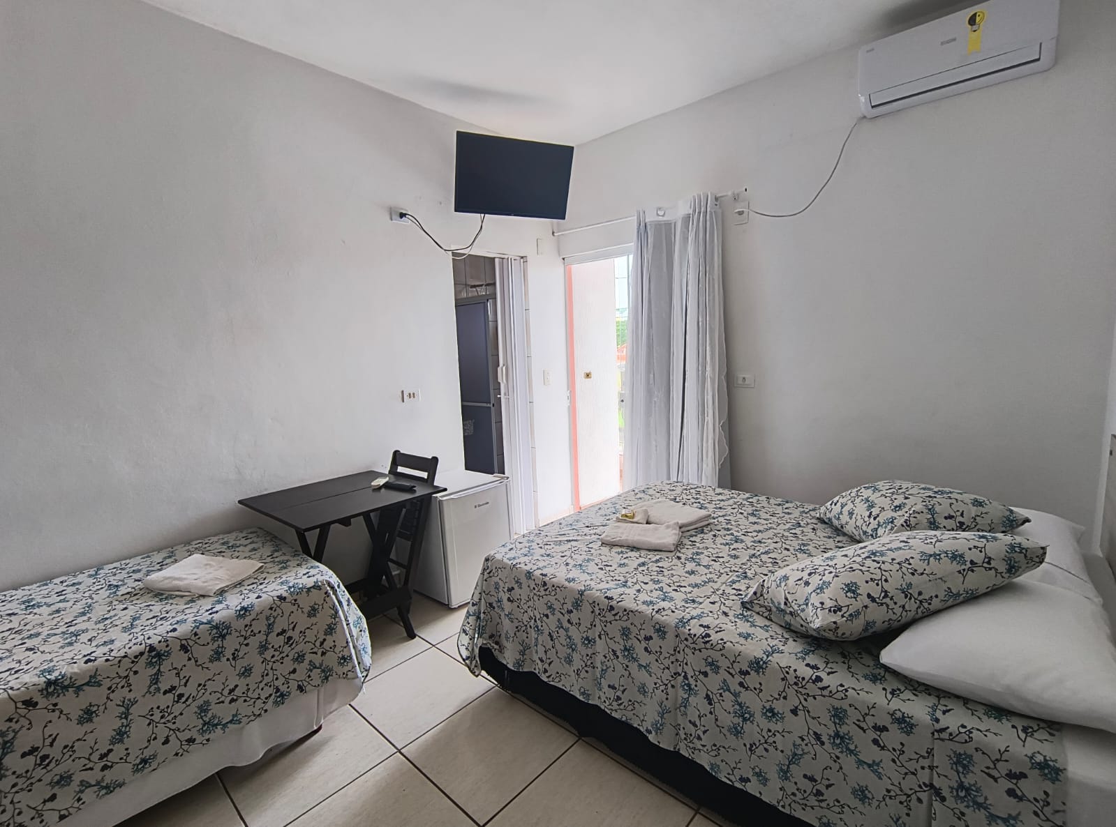 Suíte frente casal e solteiro com vista